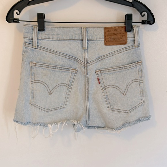 Levi’s Ribcage Studded Denim Shorts - Picture 5 of 8